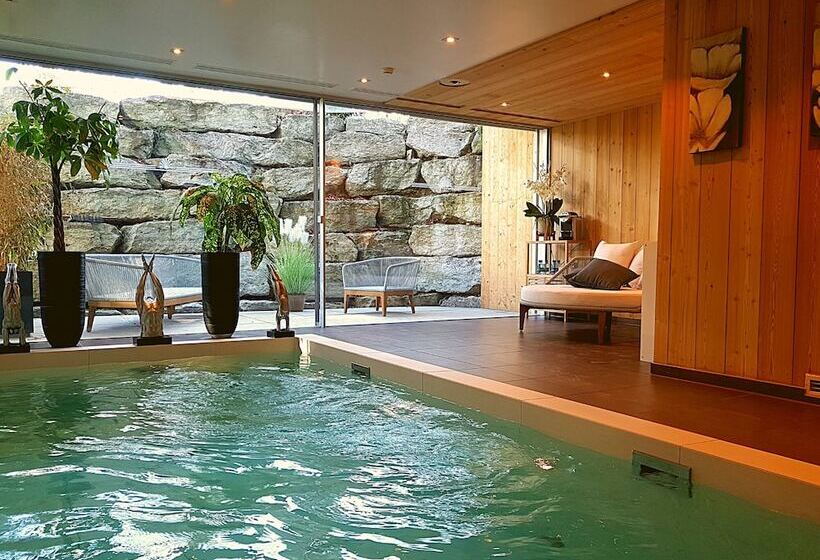 호텔 Hostellerie Le Petit Manoir