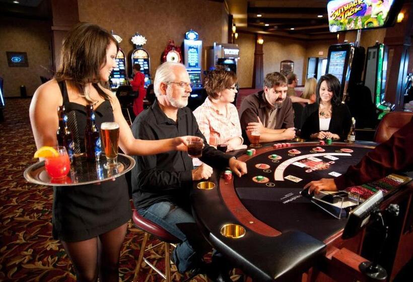 هتل The Lodge At Deadwood