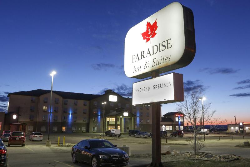 فندق Paradise Inn And Suites