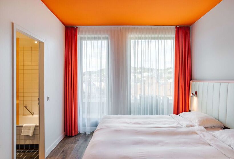هتل Park Inn By Radisson Stuttgart