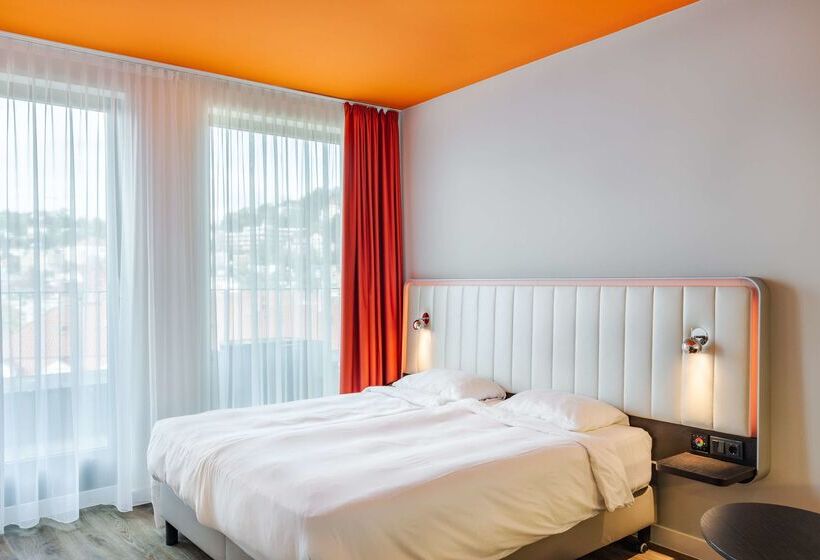 هتل Park Inn By Radisson Stuttgart