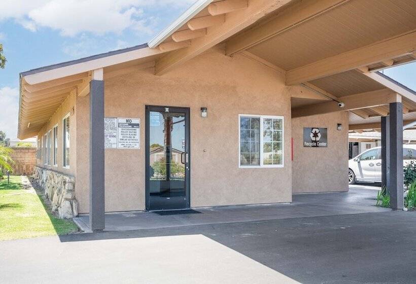 فندق Solaire Inn & Suites