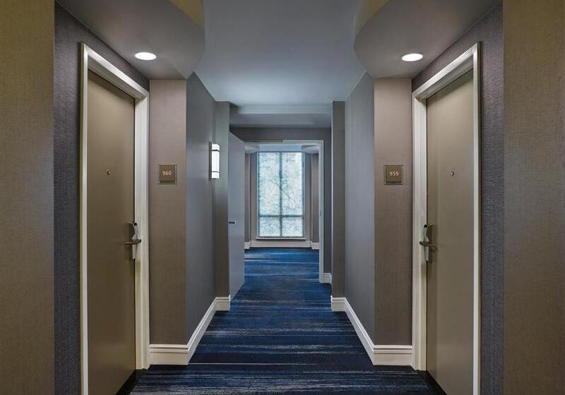 هتل The Westin Alexandria Old Town