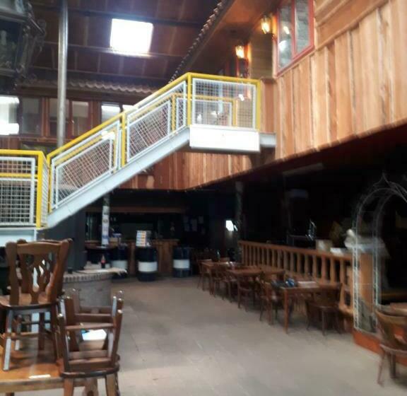مبيت وإفطار Unieke Vriendenkamer Met Bedstedes Tot 11 Personen En 2 Rustig Gelegen Chalets 2 En 4 Persoons Te Hu