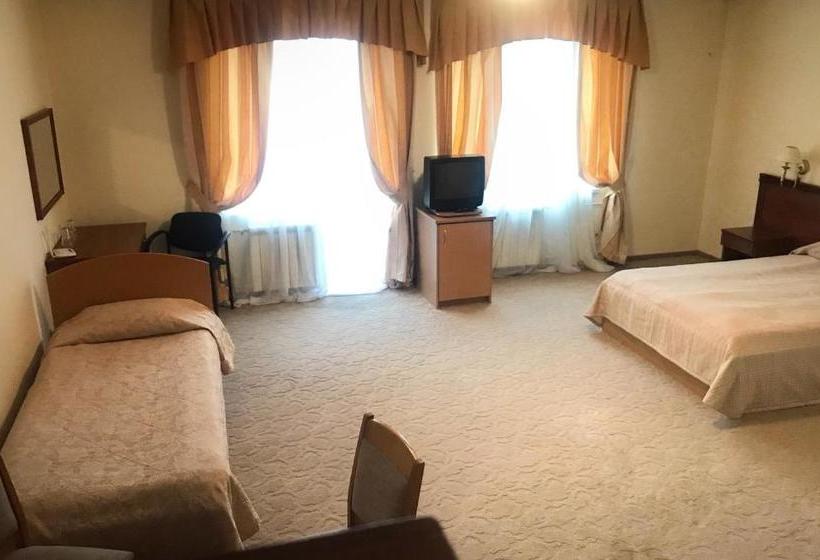 Hotel готель ягодин