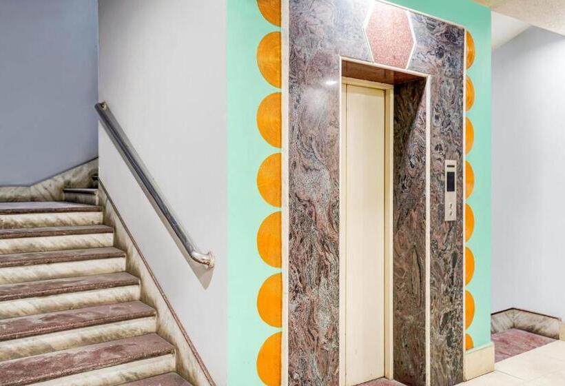 호텔 Capital O 79766  Star International