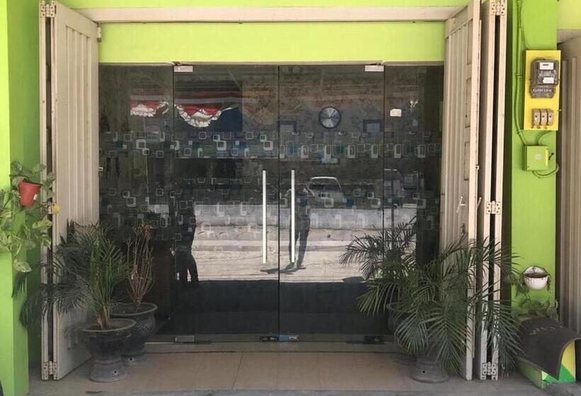 ホテル Mulia Kendari Mitra Reddoorz