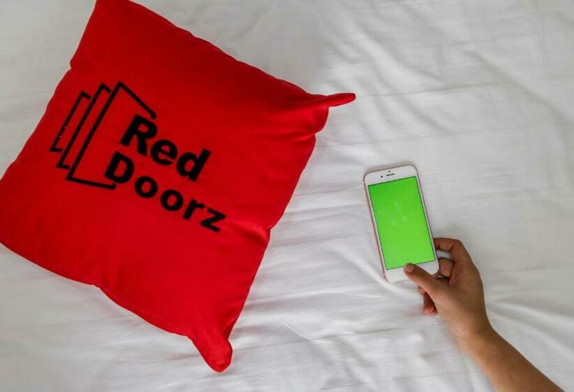 Reddoorz Plus @ Vantas Hotel Parbaba