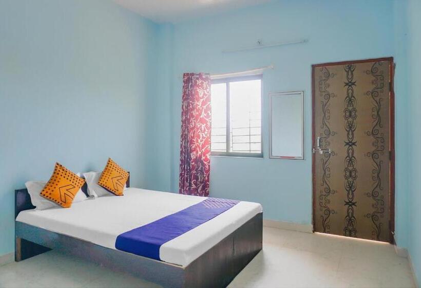فندق Spot On 79676 Hote Kinara Lodging And Restaurant