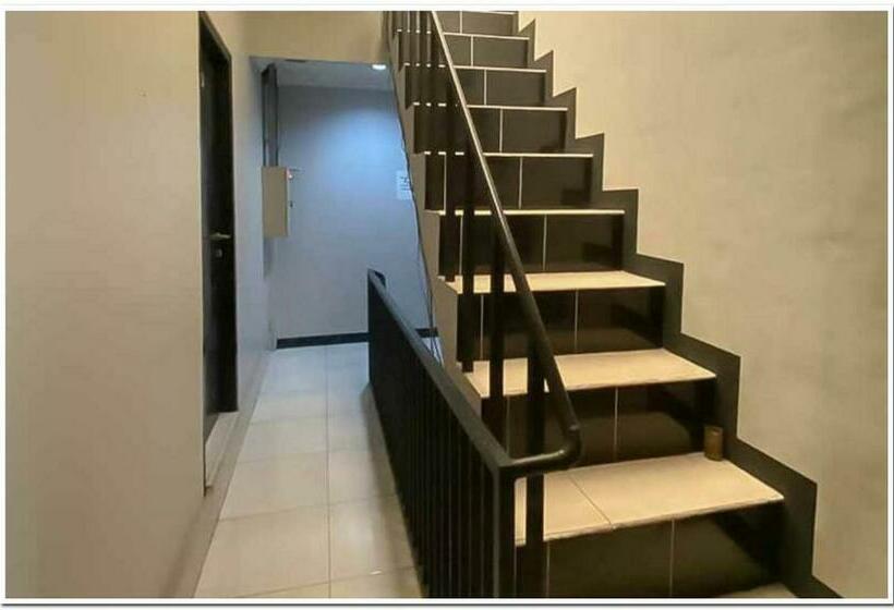 پانسیون Losmen Family Syariah Bypass Juanda Mitra Reddoorz