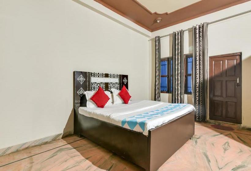 펜션 Oyo 77799 Ajeet Star Guest House Homes Stays