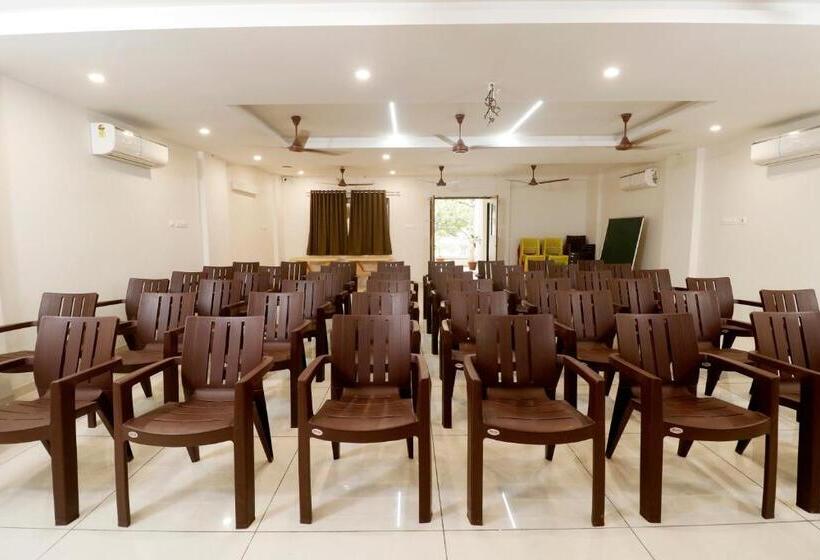 Отель Nova Sahaj Residency