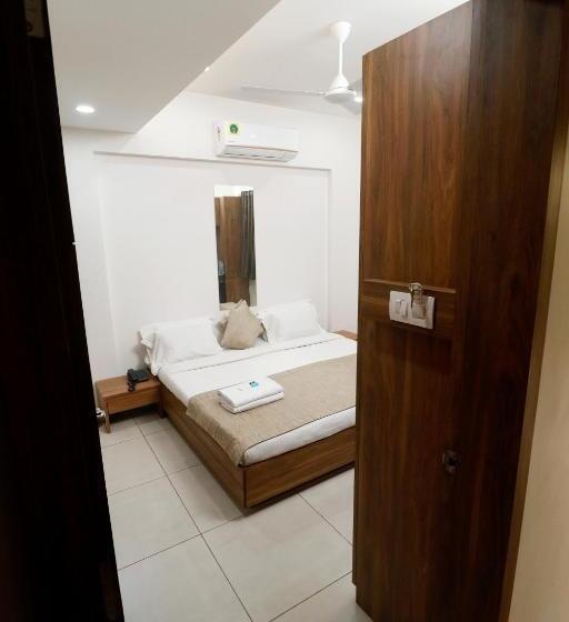 Отель Nova Sahaj Residency