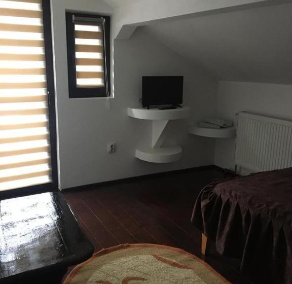 פנסיון Casa Elena