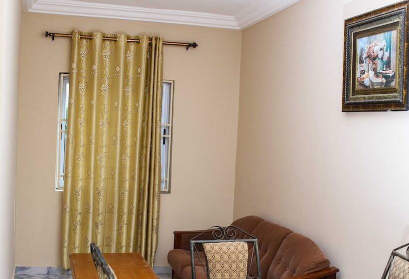 فندق Agblor Lodge