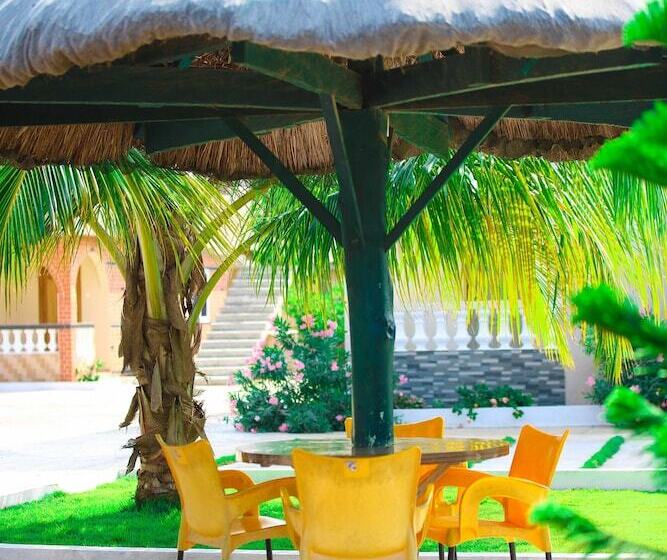 فندق Agblor Lodge