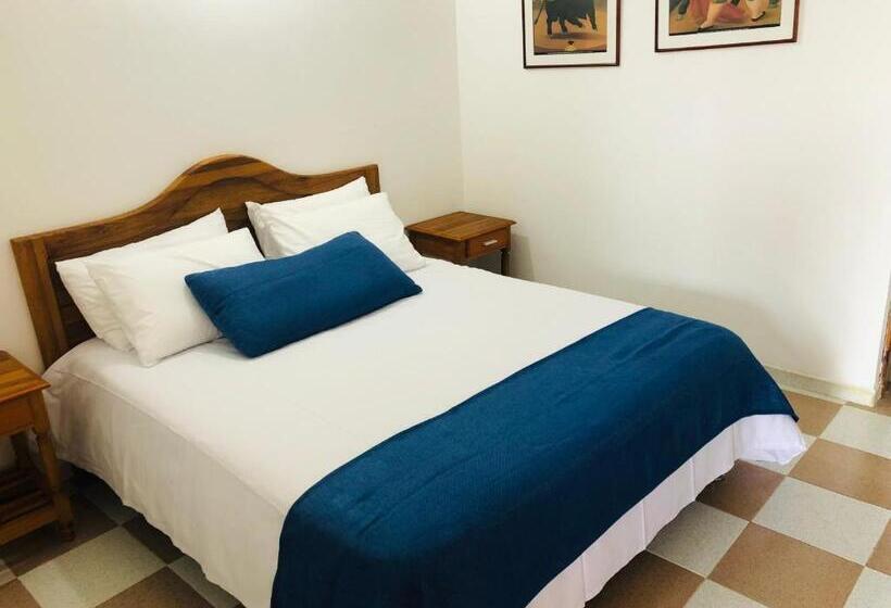 هتل Castillo De Cascadas Finca