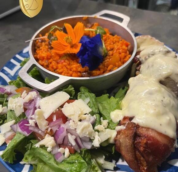 هتل Douglas Highway Inn