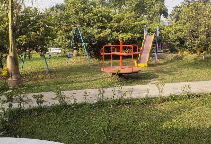 ホテル Mango Tree Farm