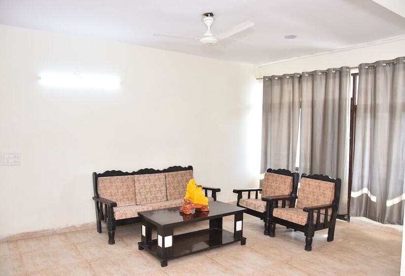 호텔 Presidia Heights Apartment