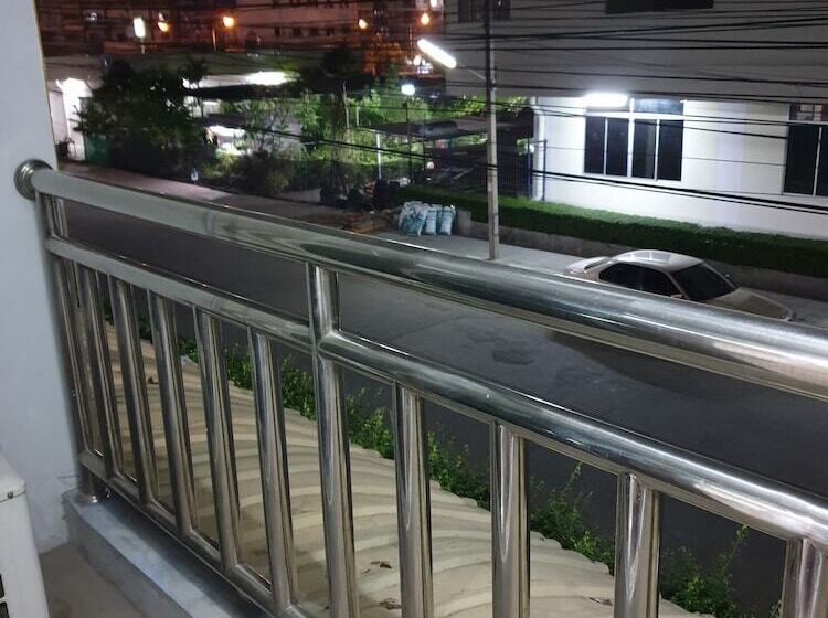 בית מלון כפרי S4u Office &