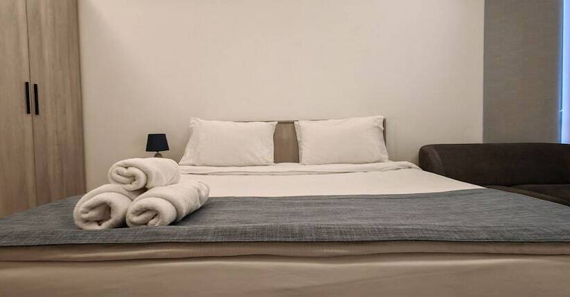 هتل Shade Suites And Studios