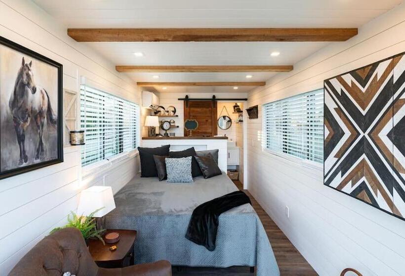فندق صغير The Stable Tiny Container Home 12 Min To Magnolia