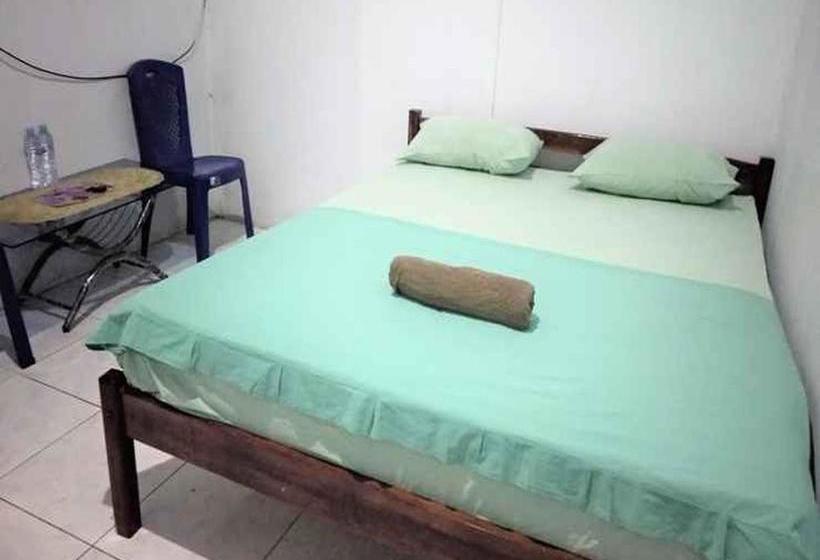 הוסטל Wisma Rosse Life Bandara
