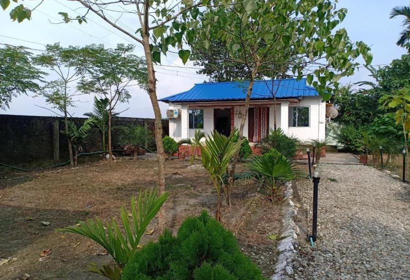 ホテル Oyo 82239 Gorumara Manna Resort
