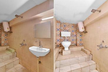 هتل Oyo 82408 Sada Shiv Guest House