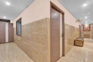 هتل Oyo 82408 Sada Shiv Guest House