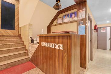 هتل Oyo 82408 Sada Shiv Guest House