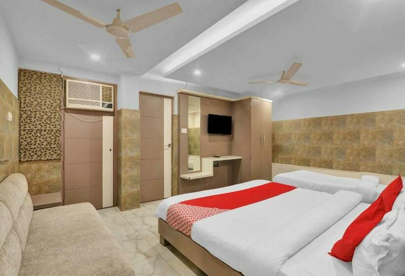 ホテル Oyo 82408 Sada Shiv Guest House