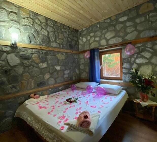 تختخواب و صبحانه Guest House Hyrmet Demushi