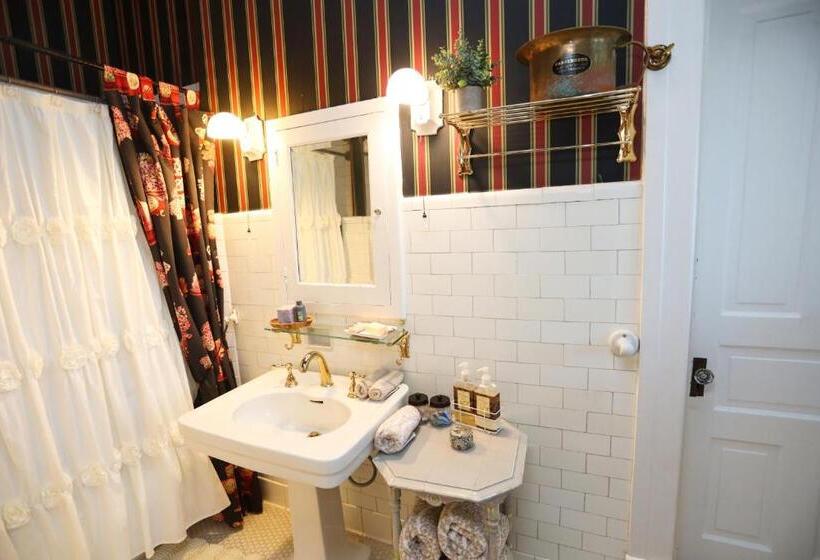 تختخواب و صبحانه Virginia Point Inn