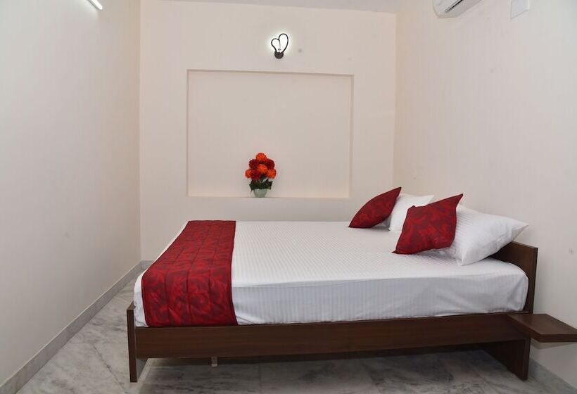 فندق Home Stay @ Kommiya Inn