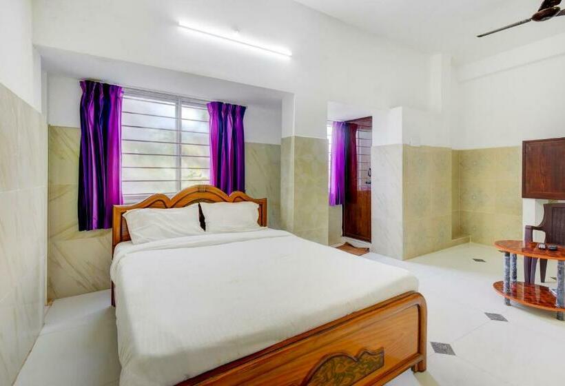 ホテル Oyo 79866 Rena Residency