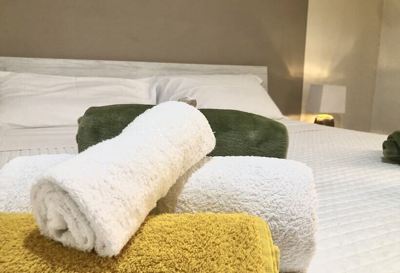 پانسیون City Bb Chic Room With Shared Bathroom