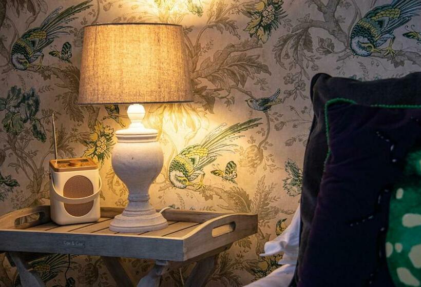 بنسيون Halford House   Adults Only