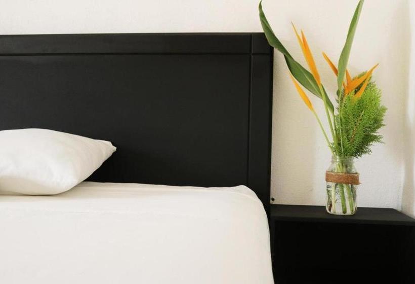 پانسیون Room In Guest Room   Double Room For A Couple