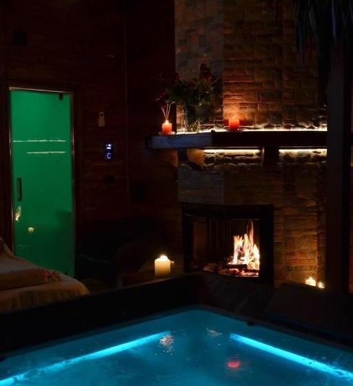 استراحتگاه Mini Spa In Chalet Bosco