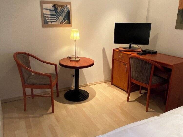 مبيت وإفطار Passage 84   Hotel & Café