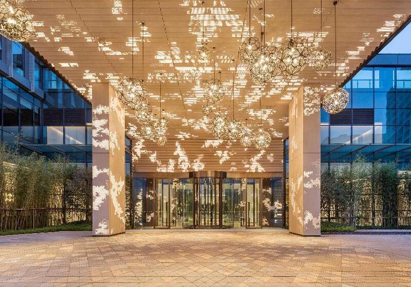 בית מלון כפרי Doubletree By Hilton Kunming Airport