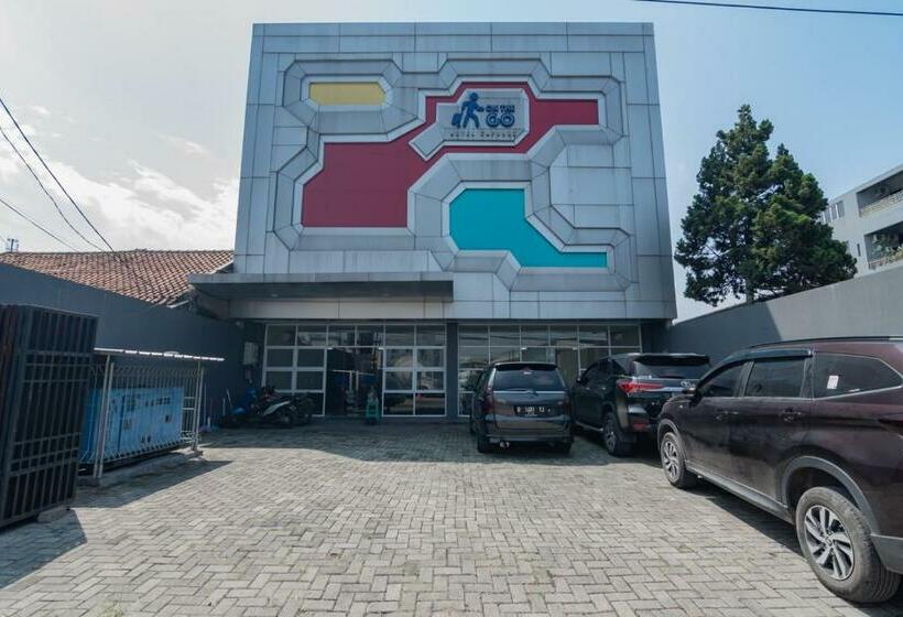 On The Go Capsule Hotel Redpartner