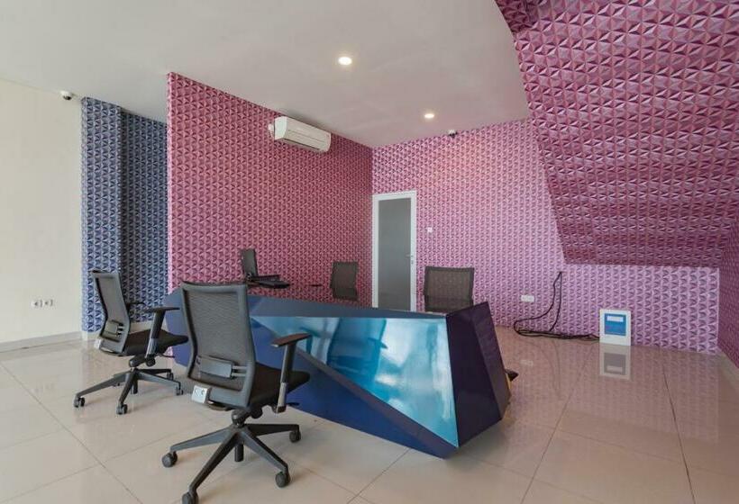 On The Go Capsule Hotel Redpartner