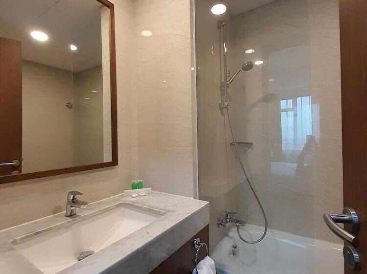 Kawana Golf Residence