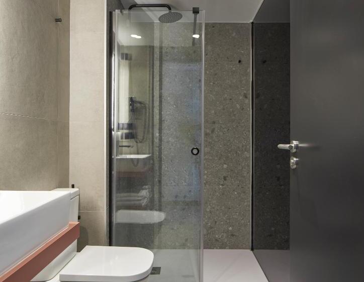 پانسیون Hostal Espoz Y Mina