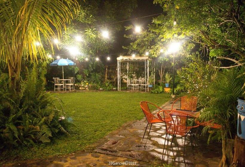 هاستل Hostal Koltin Suchitoto