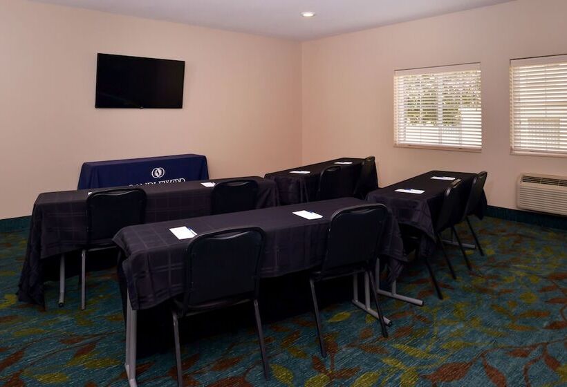 فندق Candlewood Suites Bloomington, An Ihg