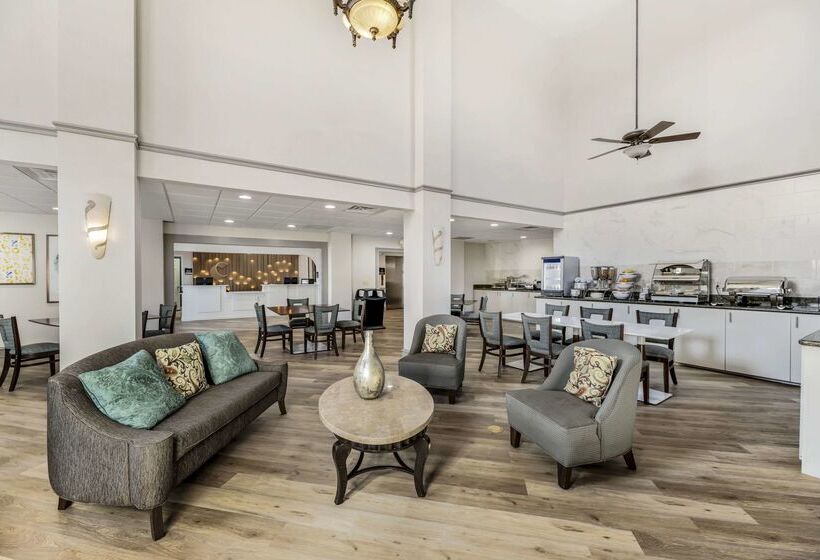 호텔 Comfort Inn & Suites